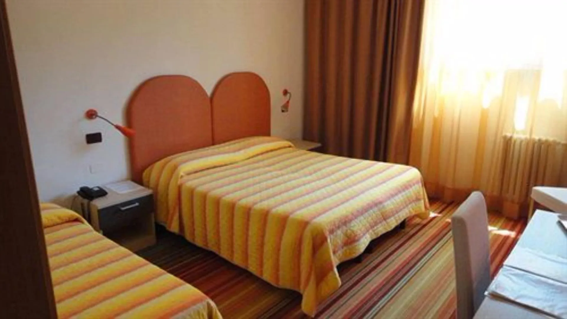 Hi Hotels Sirmione - Lakeview Pool