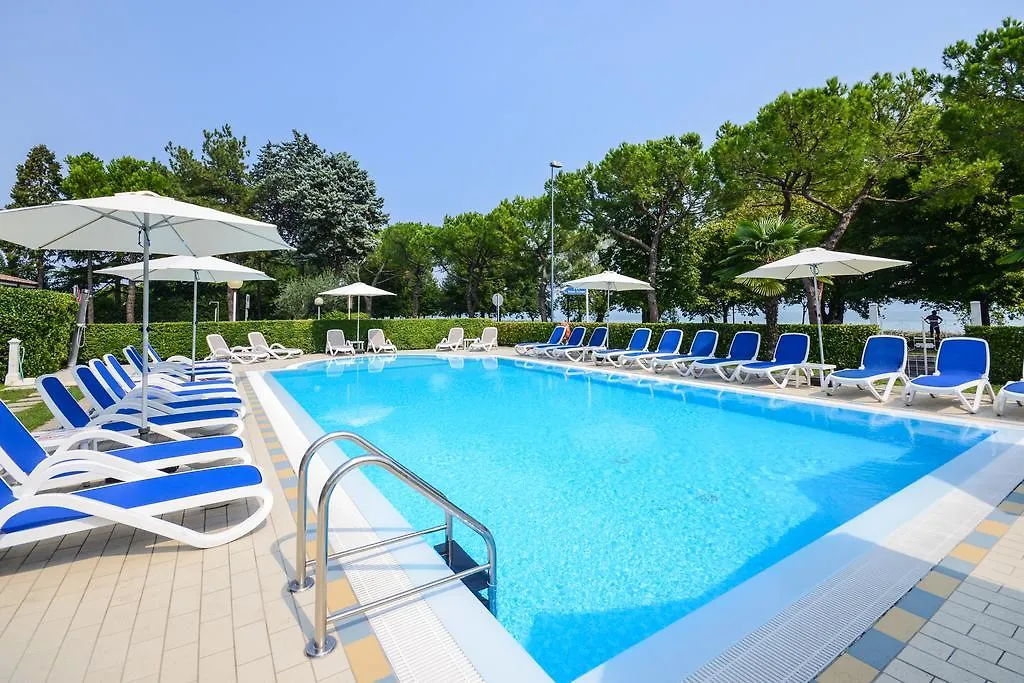 Hi Hotels Sirmione - Lakeview Pool