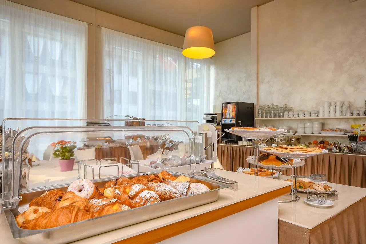 ***  Hi Hotels Sirmione - Lakeview Pool Italy