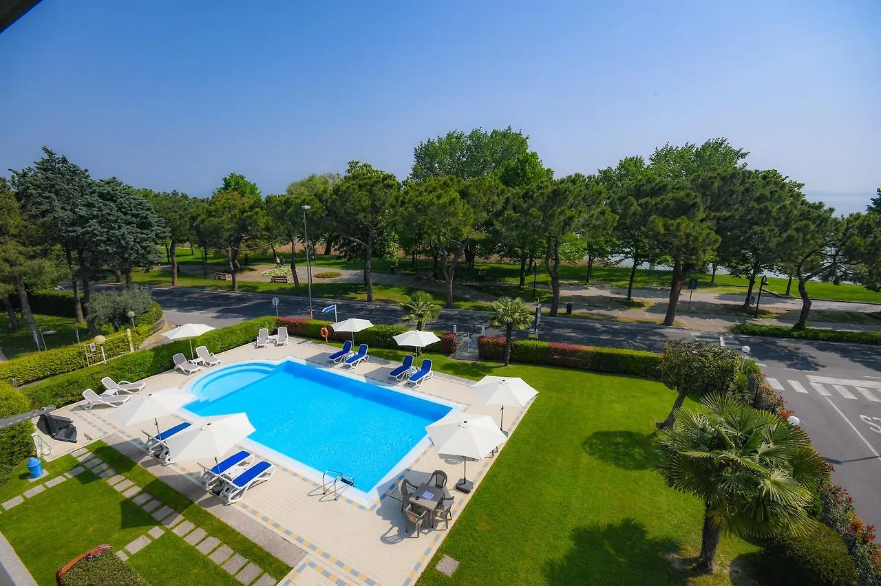 Hi Hotels Sirmione - Lakeview Pool Italy