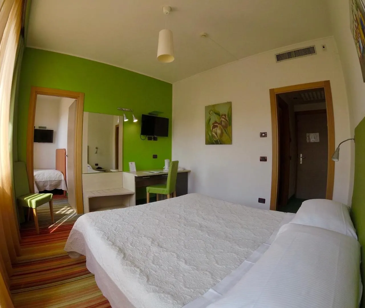 Hi Hotels Sirmione - Lakeview Pool 3*,  Italy
