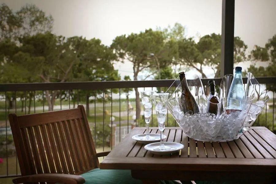 Hi Hotels Sirmione - Lakeview Pool