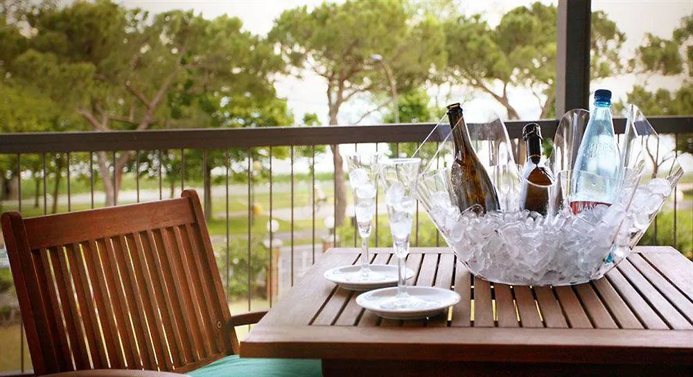 Hi Hotels Sirmione - Lakeview Pool