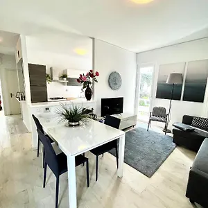 Your Familyapartment In Sirmione