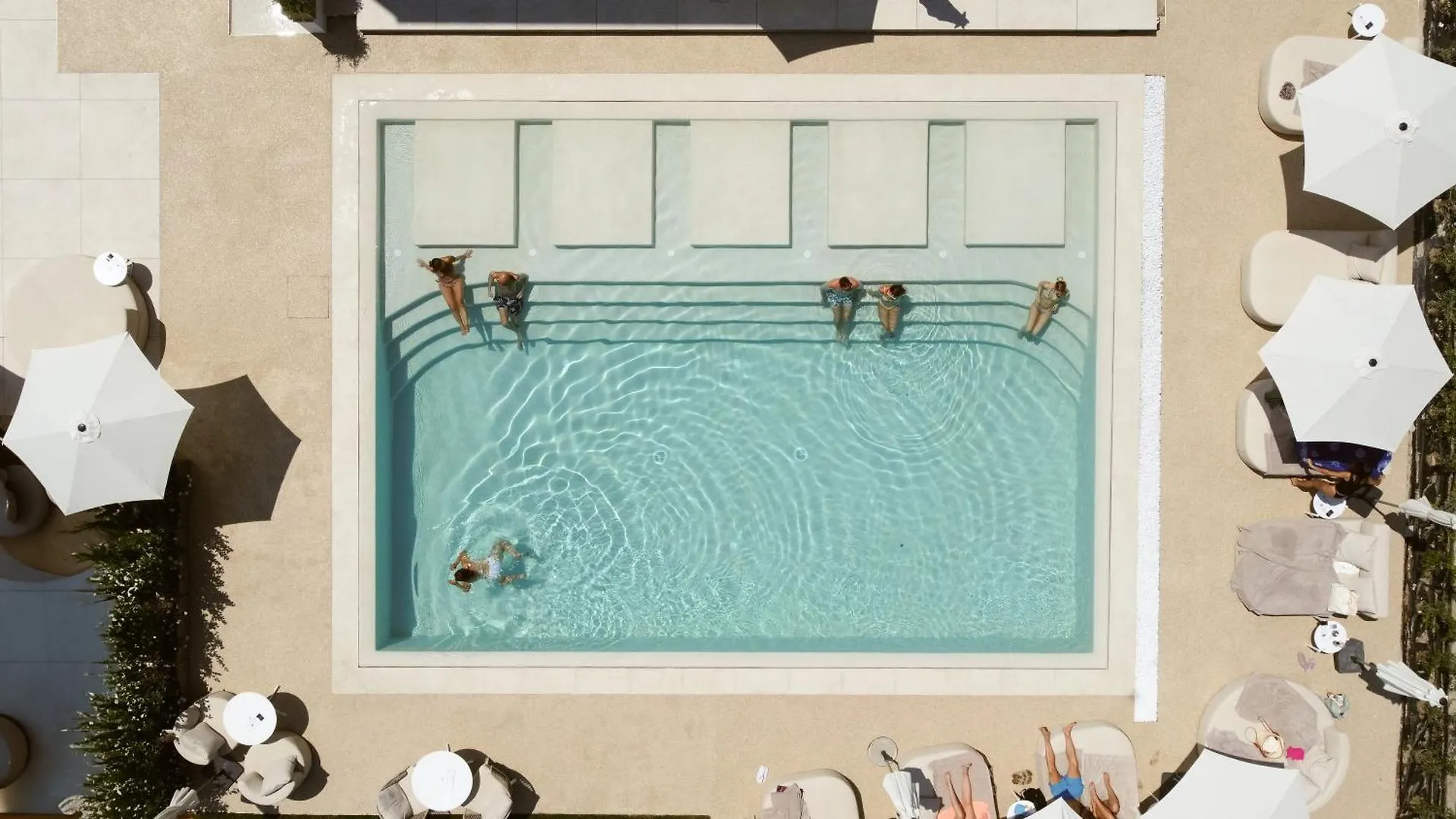 Hi Hotels Sirmione - Lakeview Pool 3*,  Olaszország
