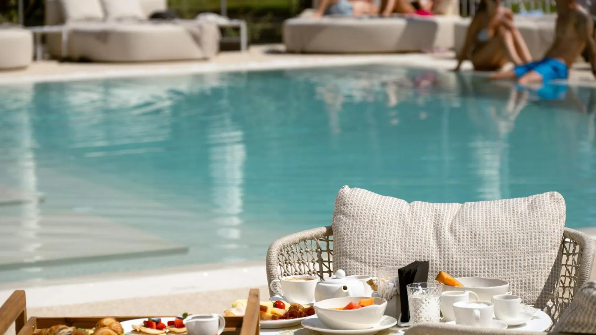 Hi Hotels Sirmione - Lakeview Pool 3*,  Olaszország
