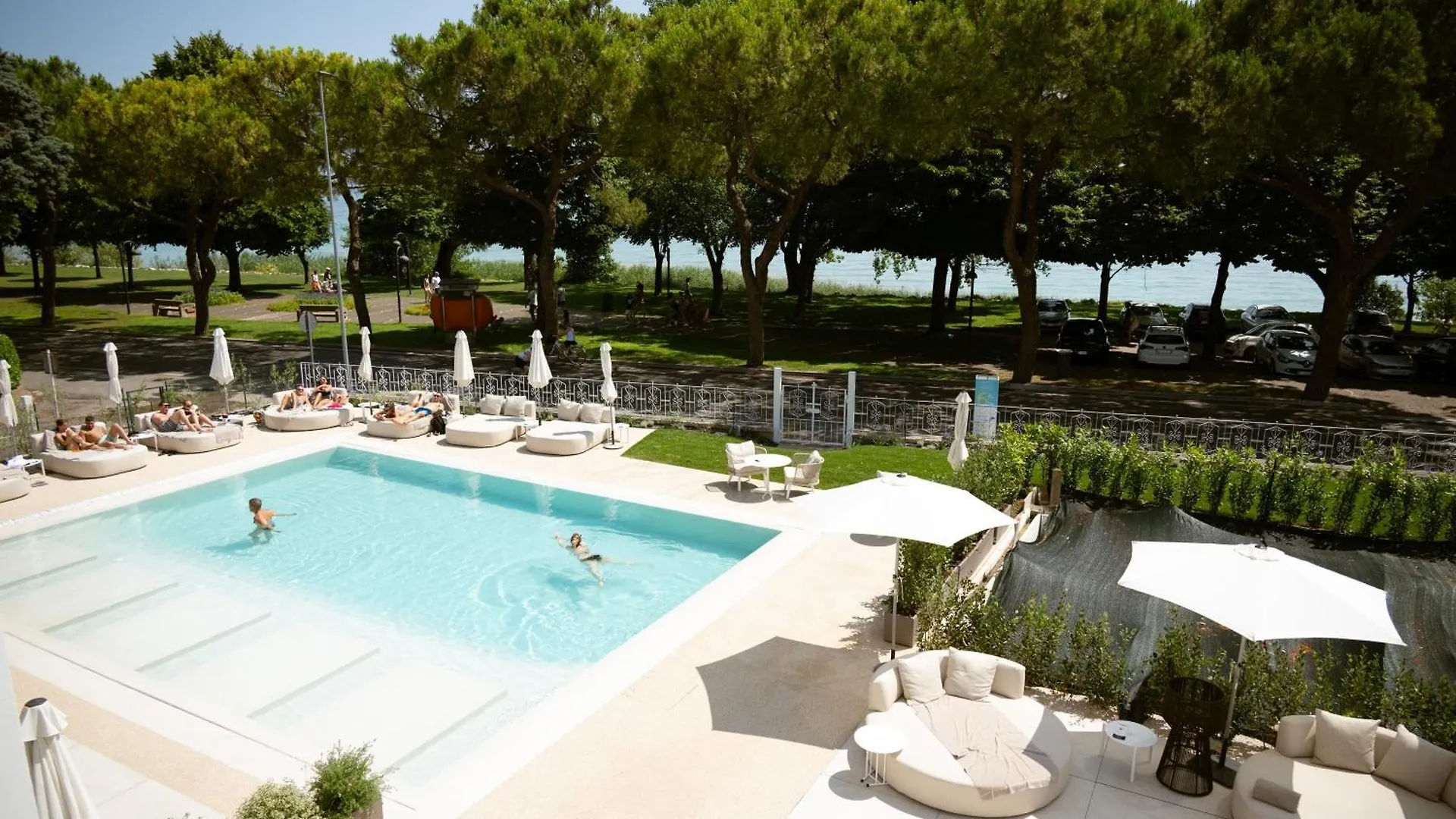 Hi Hotels Sirmione - Lakeview Pool