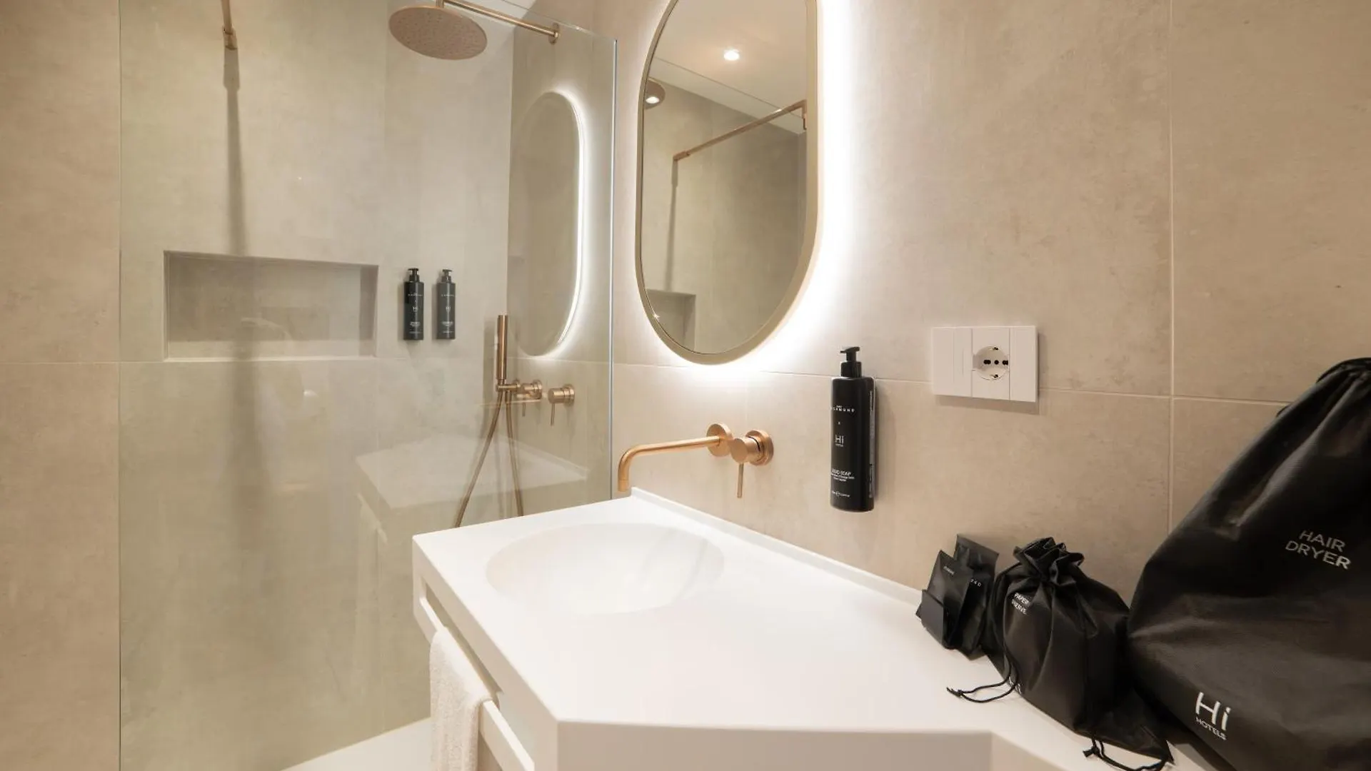 Hi Hotels Sirmione - Lakeview Pool 3*,  Olaszország