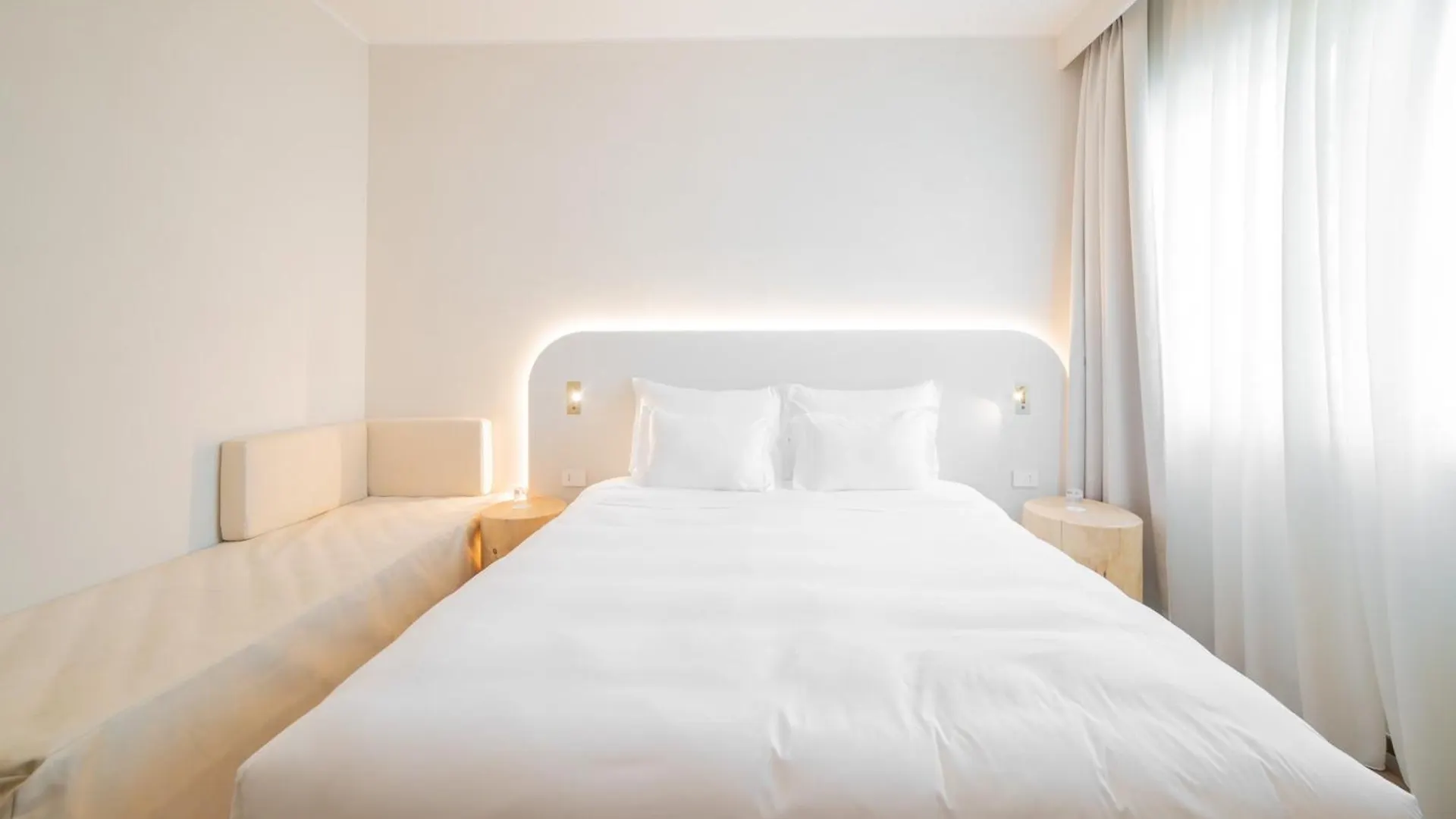 Hi Hotels Sirmione - Lakeview Pool 3*,
