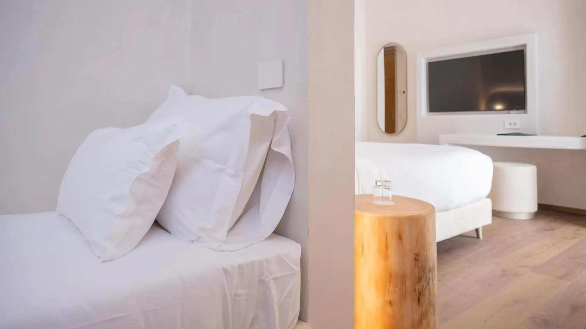 Hi Hotels Sirmione - Lakeview Pool