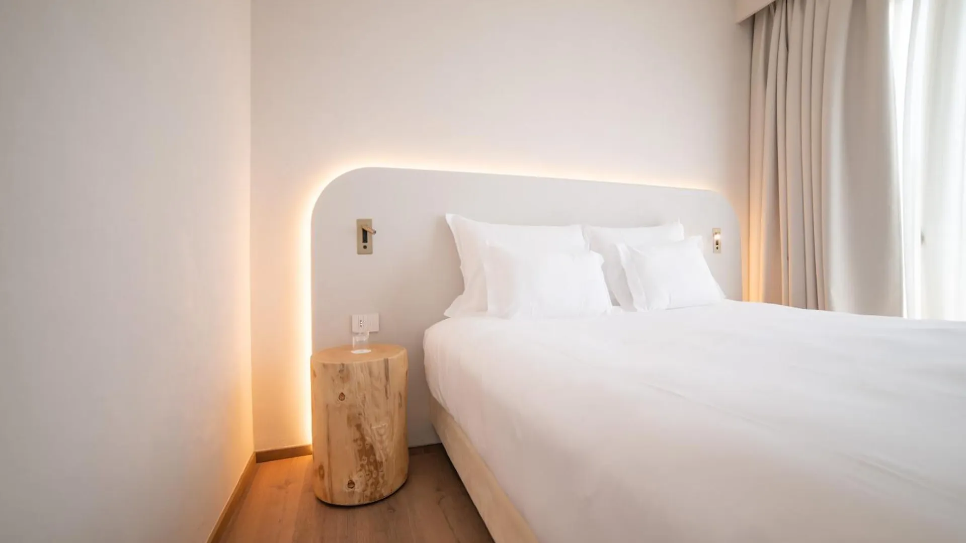 Hi Hotels Sirmione - Lakeview Pool