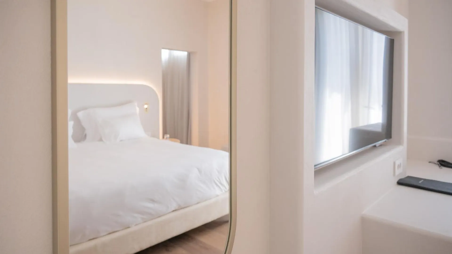 Hi Hotels Sirmione - Lakeview Pool