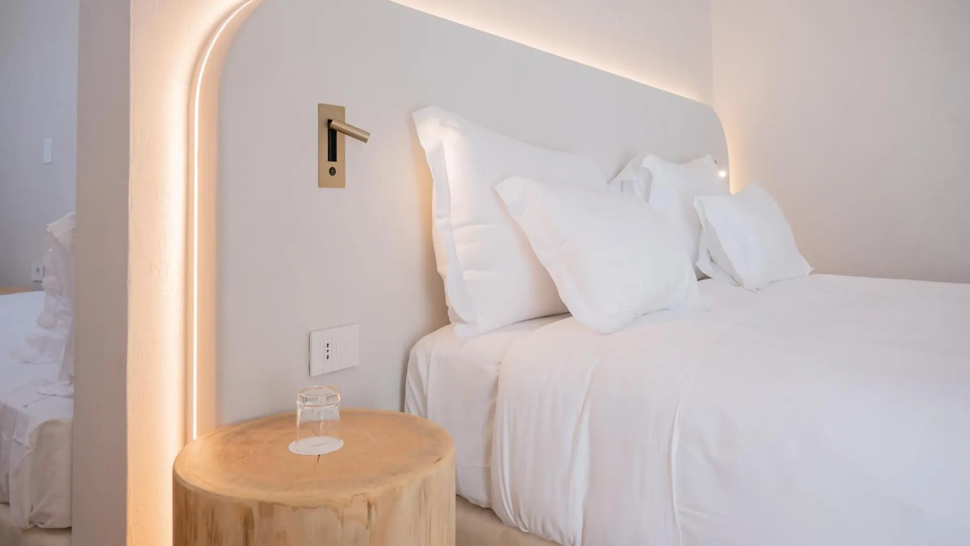 Hi Hotels Sirmione - Lakeview Pool 3*,