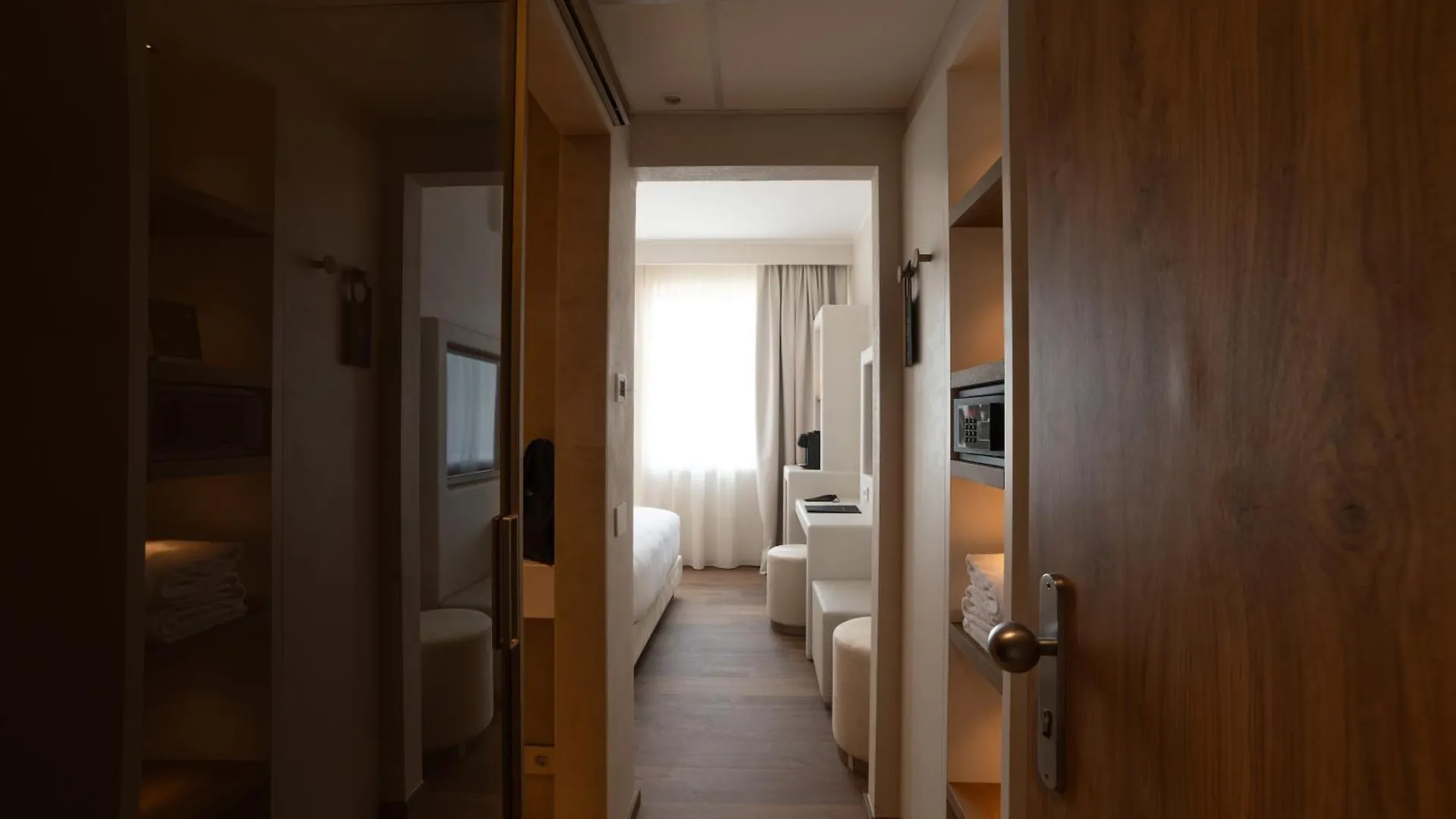 Hi Hotels Sirmione - Lakeview Pool