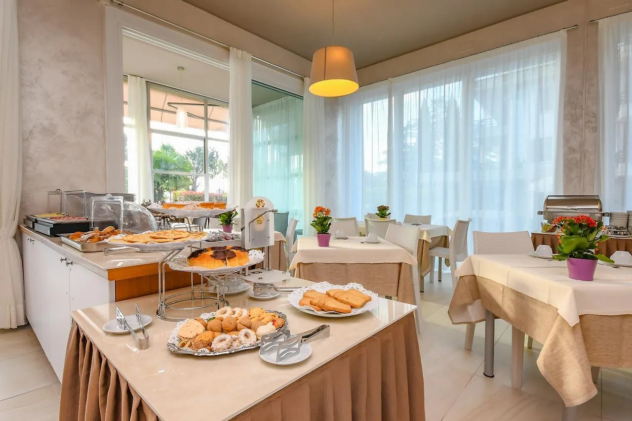 Hi Hotels Sirmione - Lakeview Pool İtalya